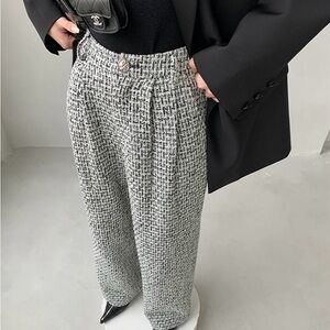 Tweed High waist wide leg trousers. Never worn. Inseam is about 27 but too short